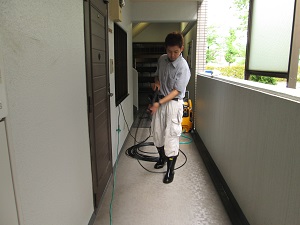 戸田クリーン床高圧洗浄写真