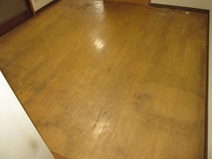 戸田クリーンマンション床清掃前写真